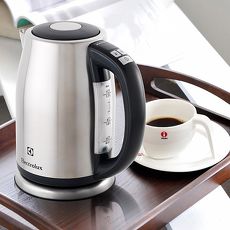 【Electrolux伊萊克斯】1.7L 智慧溫控電茶壺EEK6603S (APP)